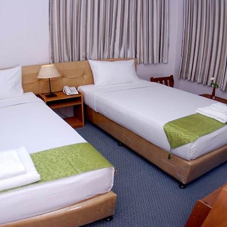 Holiday Hotel Yangon Luaran gambar