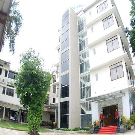 Holiday Hotel Yangon Luaran gambar