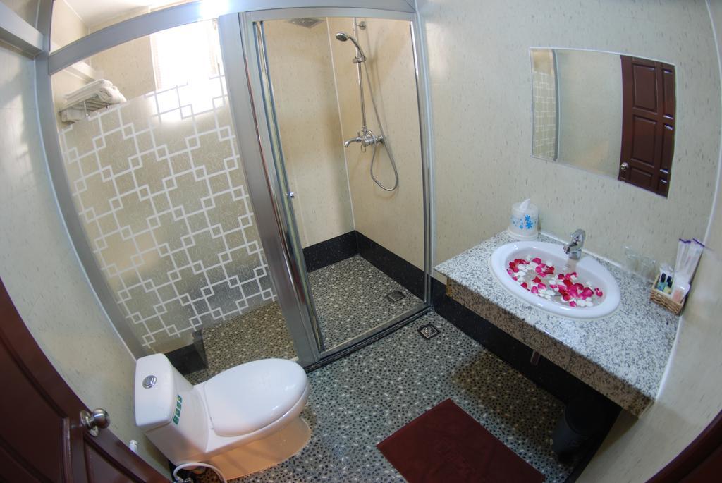 Holiday Hotel Yangon Bilik gambar