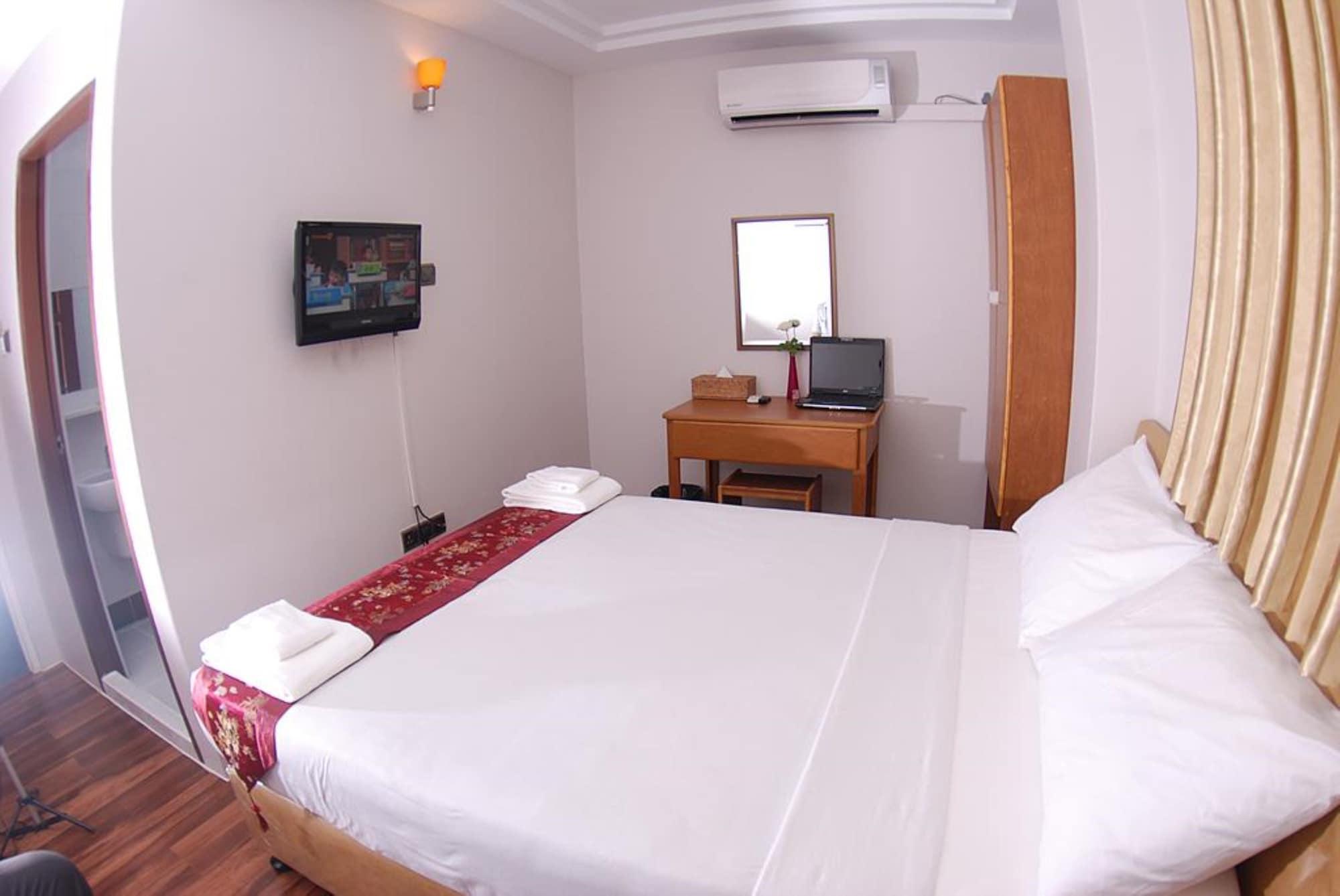 Holiday Hotel Yangon Luaran gambar
