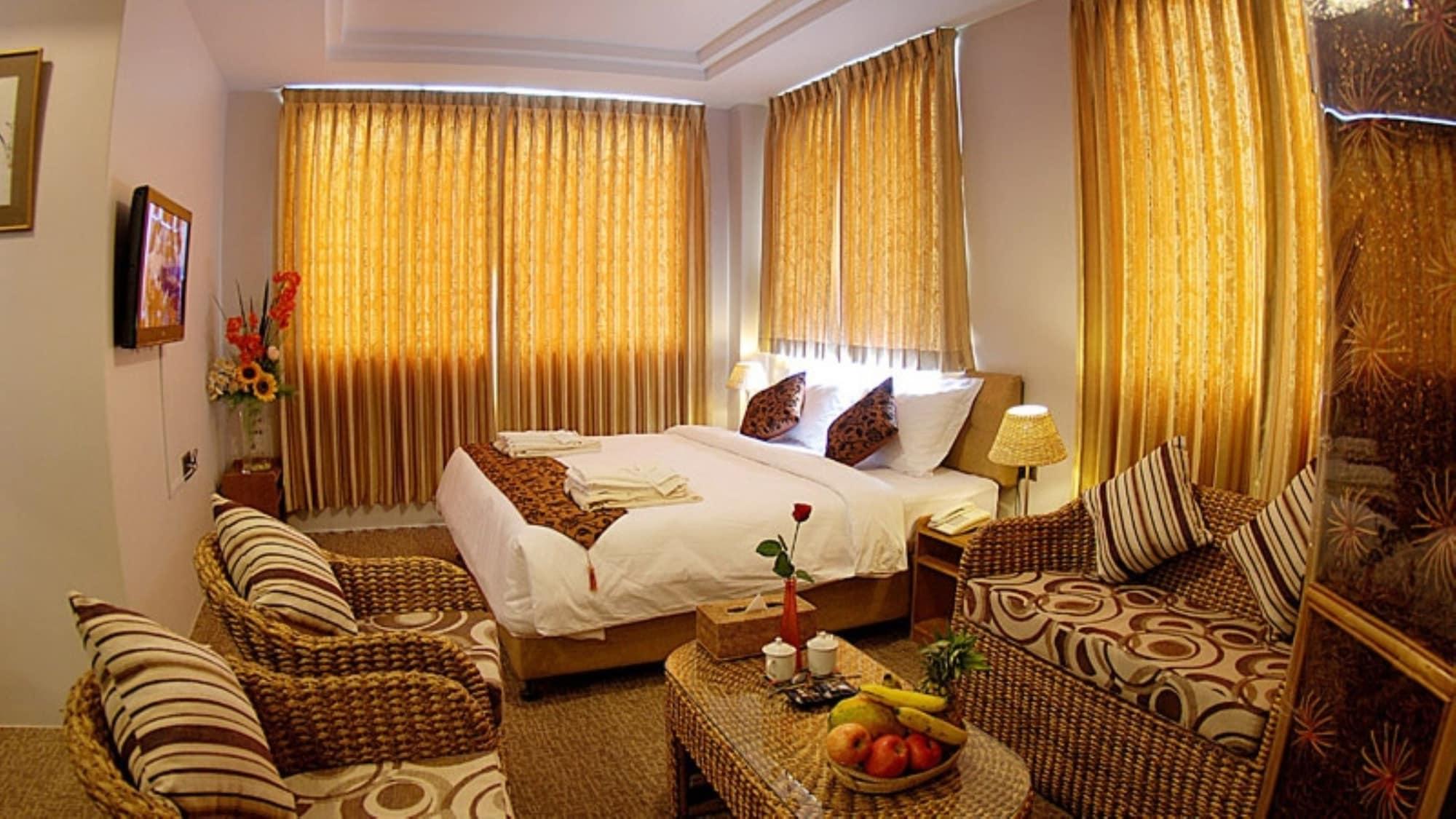 Holiday Hotel Yangon Luaran gambar