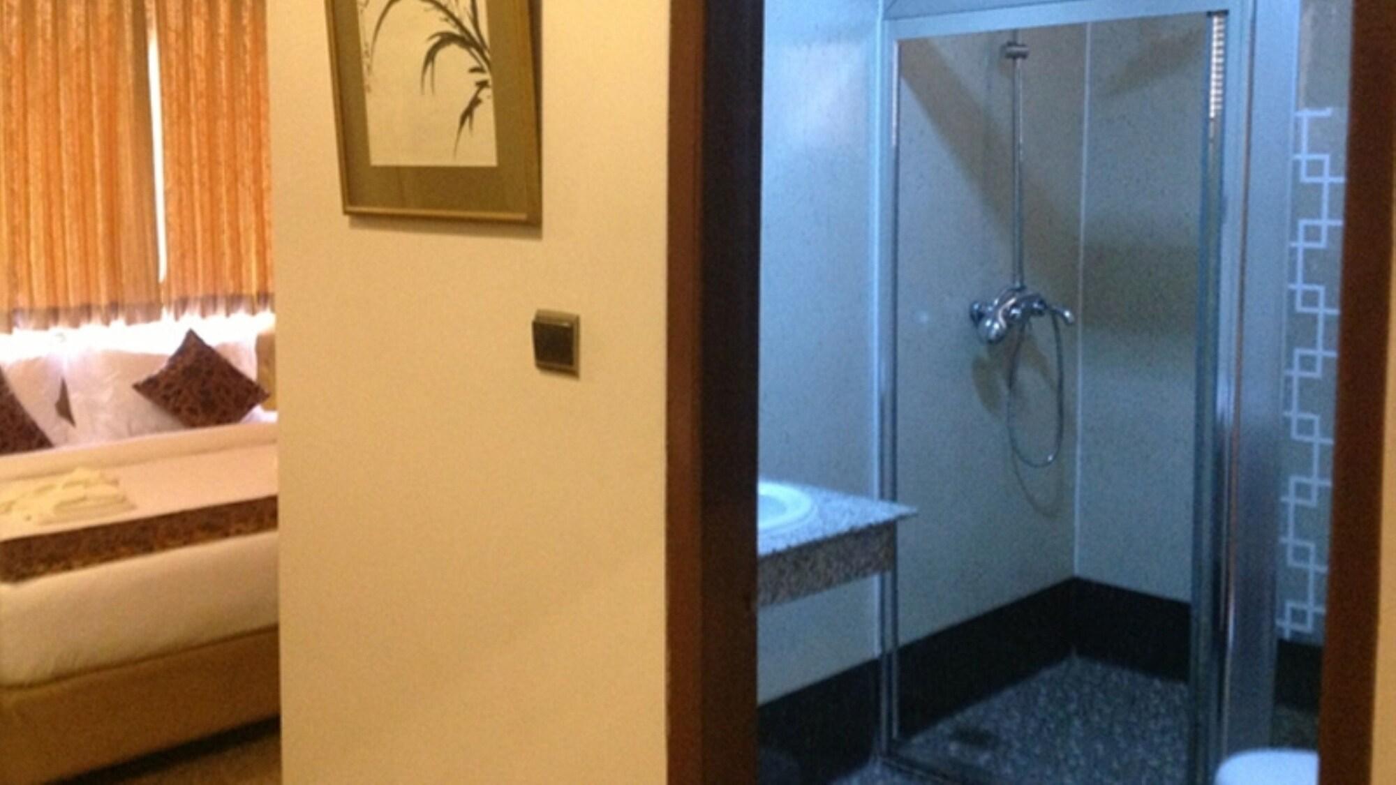 Holiday Hotel Yangon Luaran gambar