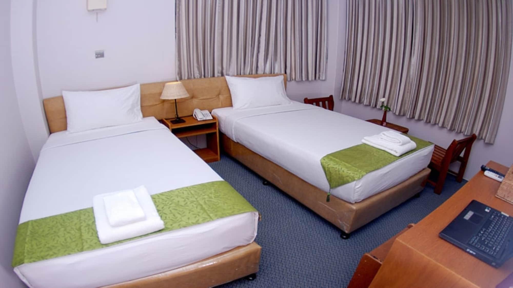 Holiday Hotel Yangon Luaran gambar