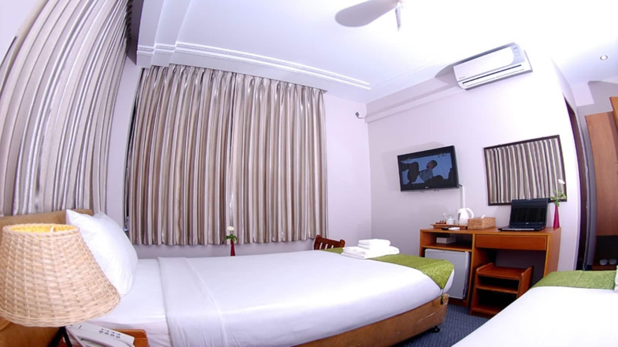 Holiday Hotel Yangon Luaran gambar