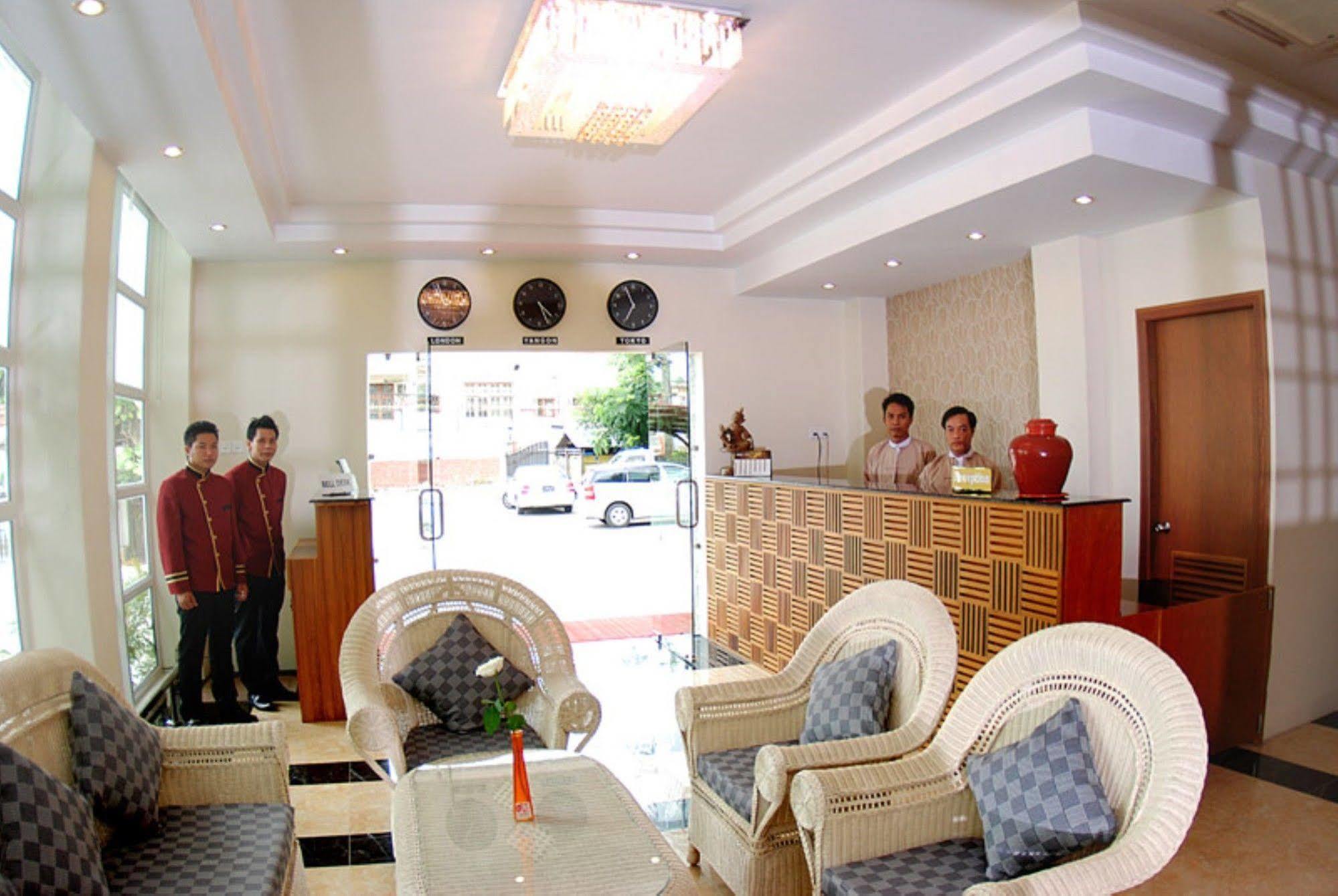 Holiday Hotel Yangon Luaran gambar