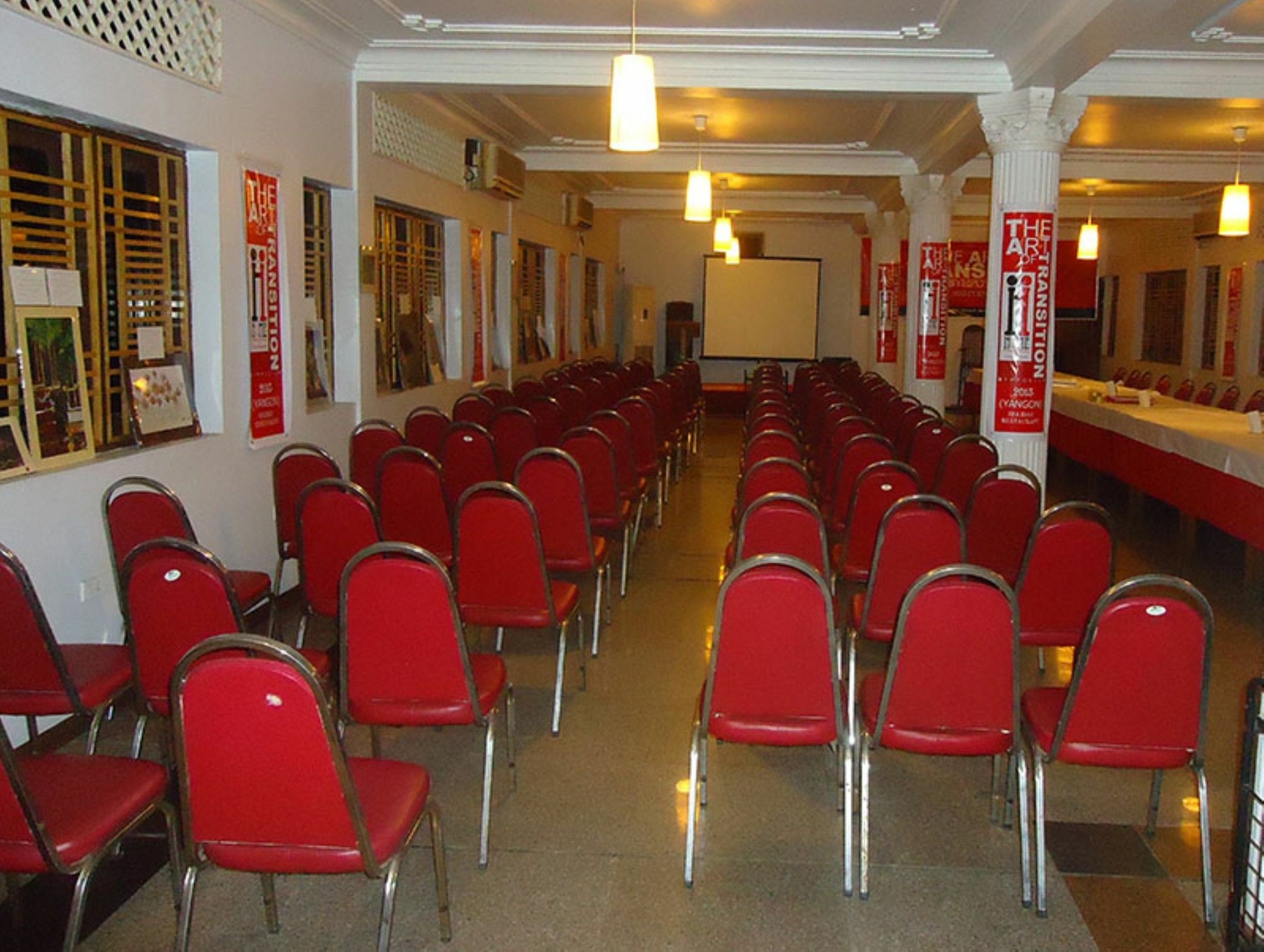 Holiday Hotel Yangon Luaran gambar